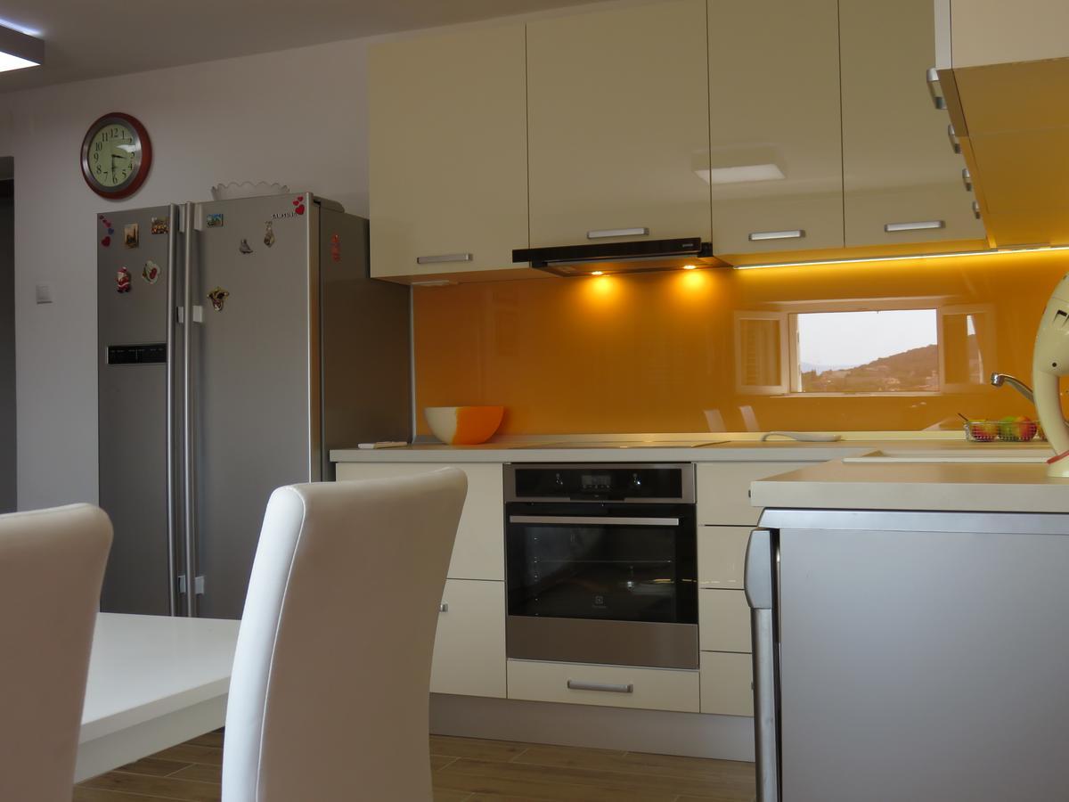 Apartments Istarska Street (Adults Only) สปลิท ภายนอก รูปภาพ