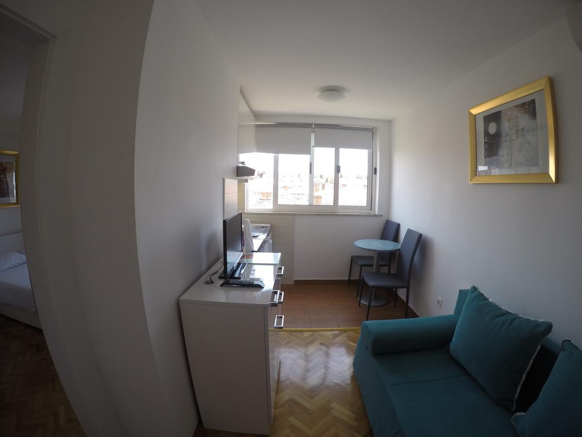 Apartments Istarska Street (Adults Only) สปลิท ภายนอก รูปภาพ