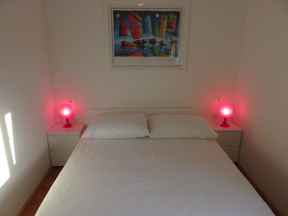 Apartments Istarska Street (Adults Only) สปลิท ภายนอก รูปภาพ