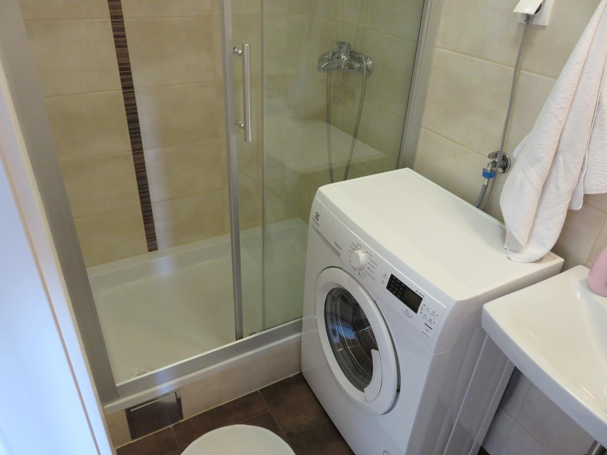 Apartments Istarska Street (Adults Only) สปลิท ภายนอก รูปภาพ